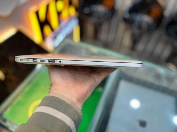 MacBook Pro 2015 - Image 2