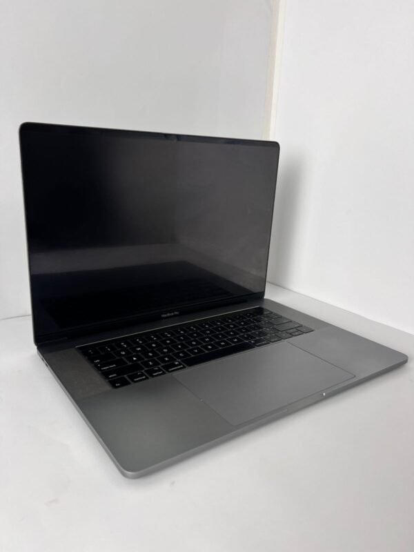 MacBook Pro 2016 - Image 4