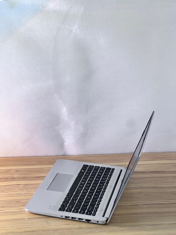 HP 348 G5 – Core i7 8th Gen, 8GB RAM, 256GB SSD - Image 2