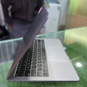 MacBook Pro 2017 – 15-Inch | Core i7 | 16GB RAM | 1TB SSD | 2GB Graphics | Retina Display